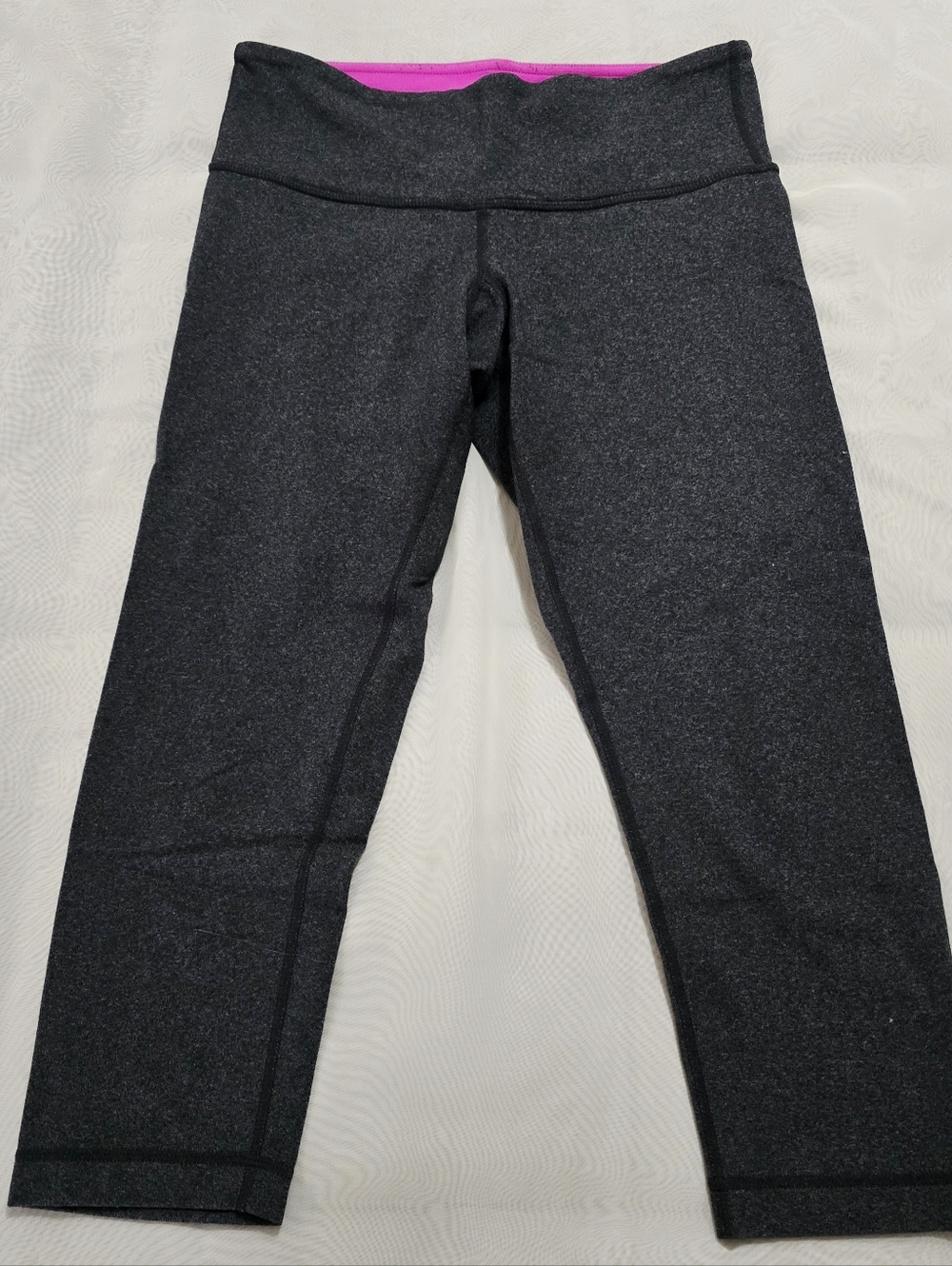 Lululemon Athletica Black Purple Knee Length Low Rise Leggings